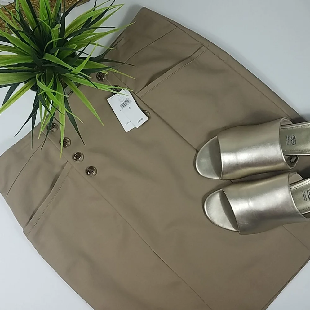 NWT, Banana Republic, khaki, Sz 12 - Picture 2 of 10
